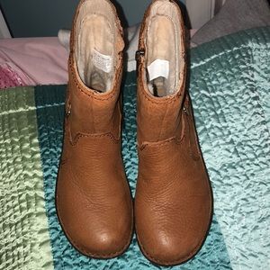 UGG brown leather short boots